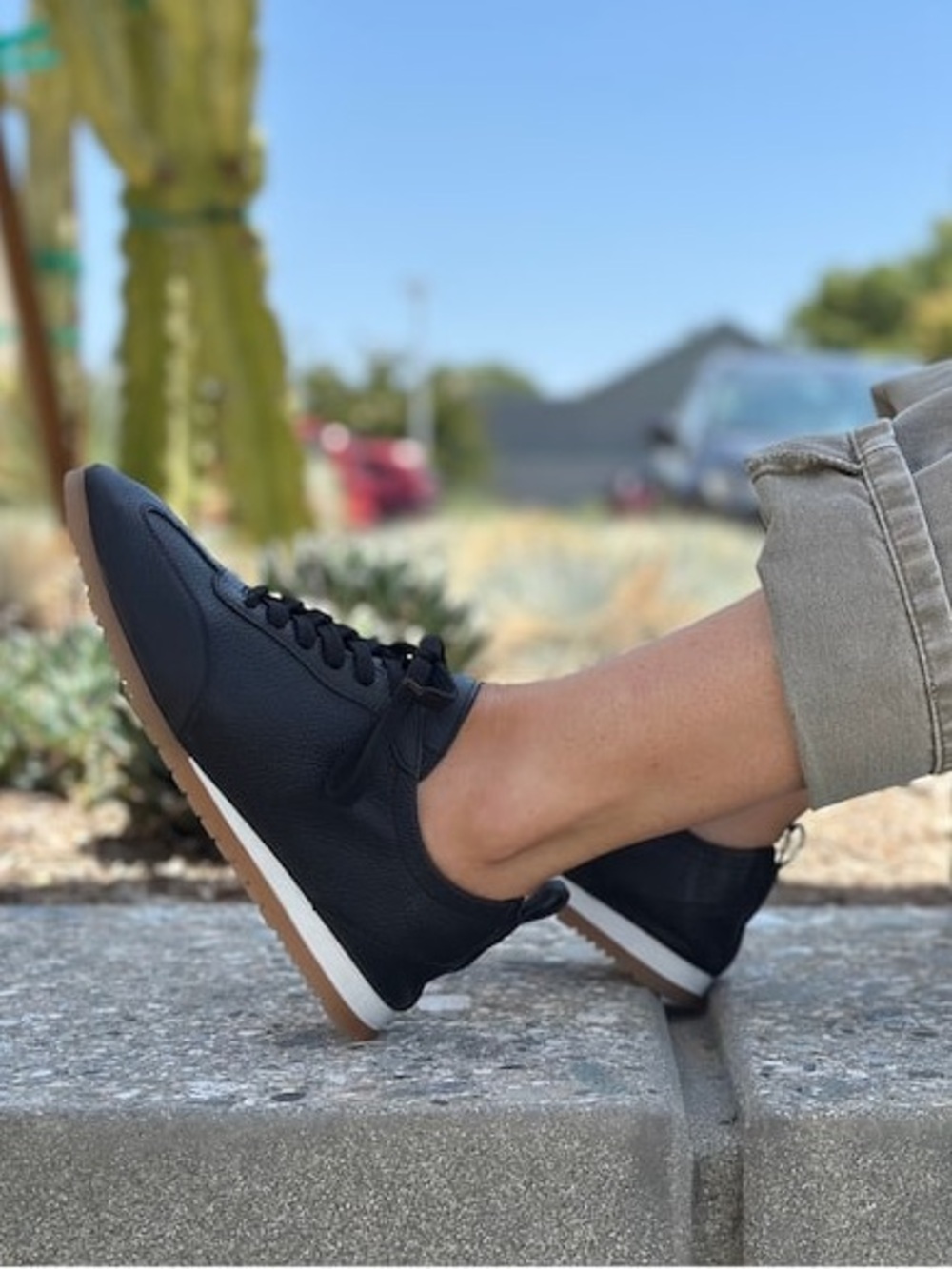 Seychelles Amalfi Black Leather Slim Retro Sneaker Women’s size 10